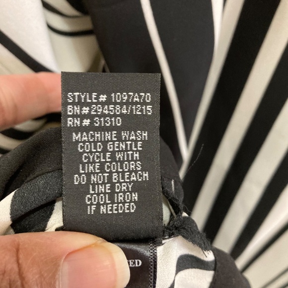 BCX Black & White Stripe Chiffon Cold Shoulder Poncho Top - Picture 13 of 14